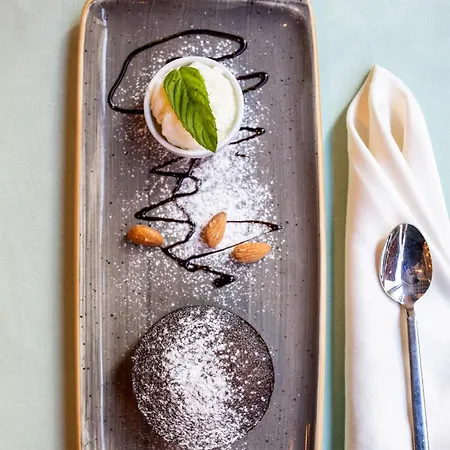 Ramada Encore Kartal ホテル 4*