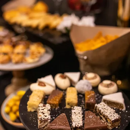 ホテル Ramada Encore Kartal 4*