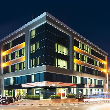 Ramada Encore Kartal 4*
