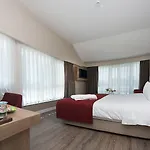 Hotel Ramada Encore Kartal