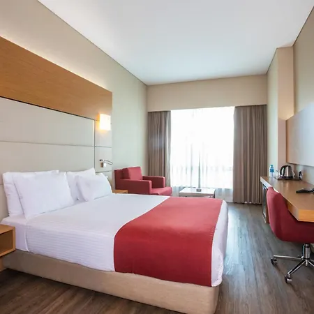 Hotel Ramada Encore Kartal 4*