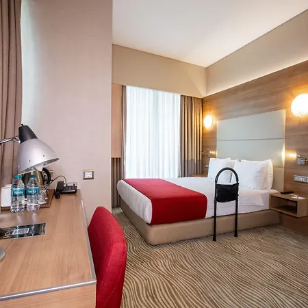 Ramada Encore Kartal 4*