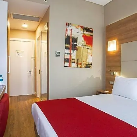 Ramada Encore Kartal 4*