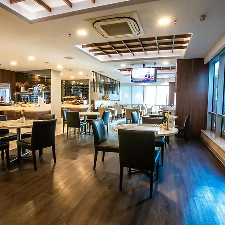 מלון Ramada Encore Kartal