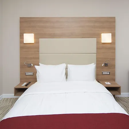 Ramada Encore Kartal מלון