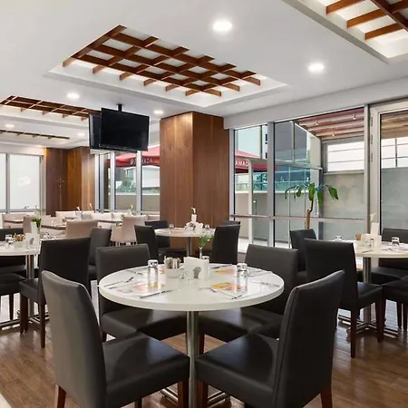 מלון Ramada Encore Kartal