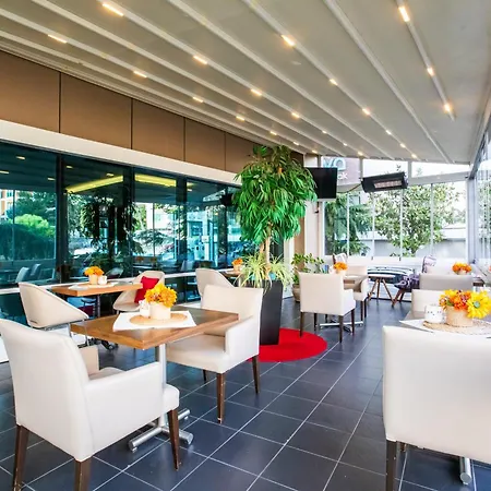 Hotel Ramada Encore Kartal