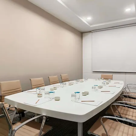 Ramada Encore Kartal Hotell 4*